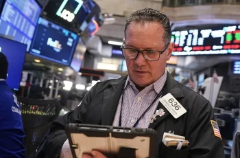 Petróleo Brent sobe 5,2% e fecha a US$ 95,86 por barril após tensões no Oriente Médio 2 Preços do petróleo sobem, mas Wall Street permanece perto de seus recordes.