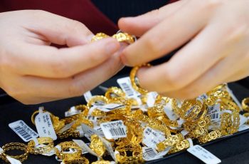 Ouro encerra em queda, cotado a 156,5 milhões de VND/onça em 4 de junho de 2026. 3 Vietnam.vn - Nền tảng quảng bá Việt Nam