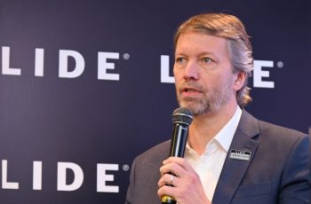 Petróleo tipo Brent é negociado abaixo de US$ 80 com aumento de tráfego no estreito de Hormuz 8 Passagens aéreas podem levar até um ano para ficar mais baratas, diz CEO da Latam