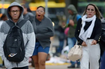 Distrito Federal registra mínima de 13,2°C e previsão de queda nas temperaturas nos próximos dias 9 No início da tarde desta segunda-feira (1º/6), algumas regiões do DF registraram chuva, como Taguatinga, Vicente Pires, Setor de Indústrias Gráficas (SIG) e Asa Norte - (crédito: Ed Alves CB/DA Press)