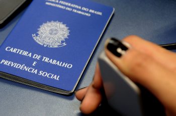 Taxa de desocupação em Minas Gerais atinge 3,8% em 2025, o menor índice desde 2012, segundo FJP e Sedese-MG 12 Minas Gerais registra menor taxa de desemprego da série histórica e se aproxima do pleno emprego