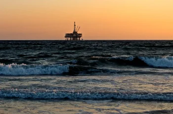 Petróleo Brent recua 4,01% e fecha a US$ 73,72 por barril; WTI cai 4,10% para US$ 70,25 8 Petróleo cai mais de 4%; Petrobras (PETR4) e PRIO (PRIO3) recuam