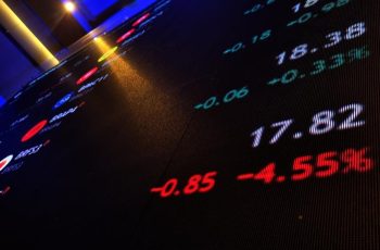 Ibovespa recua 0,2% e fecha aos 171,1 mil pontos 3 Bolsa termina semana com valorização de 1,2% (Imagem: Shutterstock)