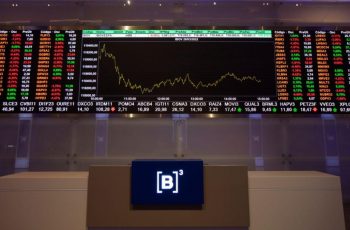 Ibovespa fecha em alta de 0,87%, a 171.990,20 pontos, com ganho de 1.483,54 pontos 1 O dólar comercial recuou 0,47%, a R$ 5,17 (Imagem: Shutterstock)