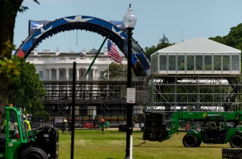 Celebrities como Dwayne Johnson e Adam Sandler não comparecerão ao UFC no Salão Sul da Casa Branca em 14 de junho 5 UFC event at White House struggles to reel in celebs, per report