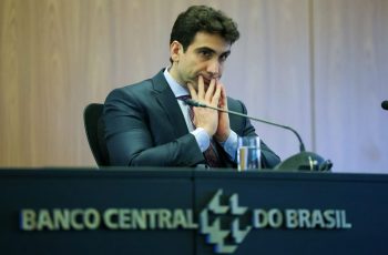 Redução da Selic para 14,25% é a terceira queda seguida, segundo Banco Central 11 Copom corta a Selic para 14,25%, mas Brasil tem a maior taxa real de juros do mundo – CartaCapital