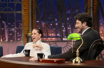 Carolina Ferraz fala sobre sua nova fase profissional em entrevista ao "The Noite" 1 Bomba! Carolina Ferraz revela por que não quer mais fazer novelas