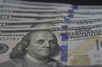 Ibovespa avança 0,52% e fecha aos 171.258 pontos após recuperação no pregão 4 Dólar sobe e atinge R$ 5,18 com aversão global; Ibovespa avança após ata do Copom