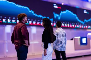 Ibovespa opera em baixa na volta do feriado, com foco nos dados de emprego dos EUA 6 Ibovespa Futuro avança na volta do feriado com foco no payroll e nas tensões no Irã
