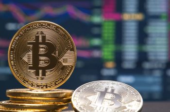 Bitcoin se mantém em US$ 63.000 após queda de 50% desde pico de US$ 126.000 em outubro de 2025. 1 Bitcoin Luta para Recuperar Valor Após Queda Drástica