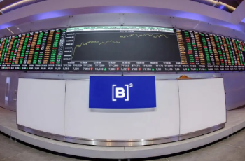 Ibovespa avança 0,87% e fecha aos 171.990 pontos; dólar recua 0,47%, vendido a R$ 5,17 6 Dólar fecha em queda, enquanto Bolsa avança mais uma vez