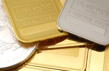 Ouro aprofunda perdas com perspectiva de juros altos e encerra dia em US$ 4.300 por onça. 3 Ouro cai e prata despenca mais de 5%; o que está derrubando os metais preciosos? | Internacional e Commodities