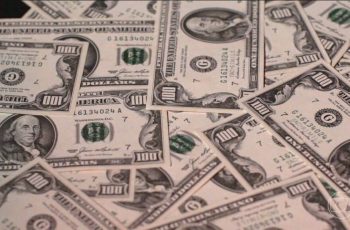 Dólar fecha em alta de 0,88%, cotado a R$ 5,1866 1 Dólar e Ibovespa fecham em alta, de olho em cenário de juros no Brasil e nos EUA