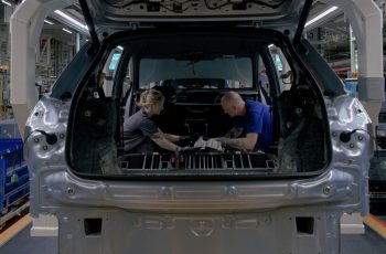 Volkswagen planeja cortar até 50% de seus modelos e enfrenta incertezas sobre demissões e fechamento de fábricas na Europa 6 Volkswagen Is Cutting Production as Sales in China Plunge