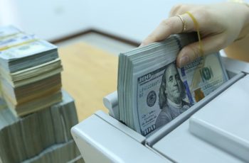 Dólar encerra em 26.462 VND, com aumento na taxa de venda e ligeira queda na taxa de compra no Vietcombank 12 Vietnam.vn - Nền tảng quảng bá Việt Nam