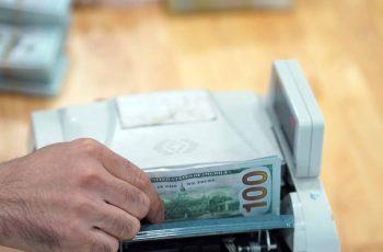 Dólar encerra cotação em 26.460 dongs, com queda nas taxas de compra e venda nos bancos comerciais. 5 Vietnam.vn - Nền tảng quảng bá Việt Nam