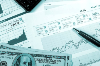 Dólar Americano avança e encerra em 101,47 pontos no Índice DXY 4 Imagens de Ta Xua envolta em um mar de nuvens após dias de chuva.