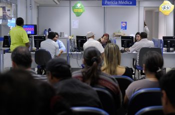 Congresso Nacional aprecia MP que libera R$ 547 milhões para ressarcimento de aposentados e pensionistas 11 MP destina R$ 547 milhões para ressarcir beneficiários do INSS — Senado Notícias