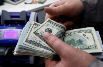 Dólar recua 0,03% e fecha a R$ 5,2078 7 Dólar fecha em queda, após dados do mercado de trabalho dos EUA; Ibovespa sobe
