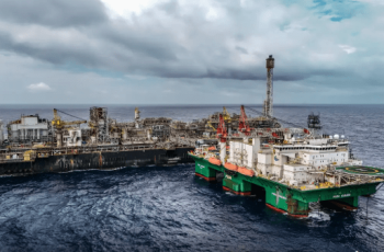 Petróleo Brent registra preços próximos a US$ 80 devido a tensões geopolíticas no Oriente Médio 9 Governo prorroga imposto sobre exportação de petróleo por 60 dias