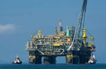 Petróleo Brent fecha em alta de 4,48%, cotado a US$ 87,03 por barril após tensões no Estreito de Ormuz 11 Alta do petróleo assusta mercado após tensão no Estreito de Ormuz