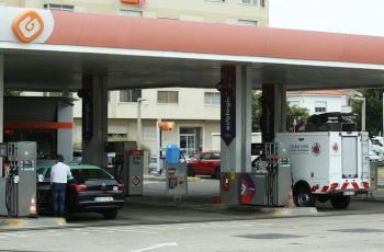 Petróleo Brent avança 1,40% e fecha a US$ 85,42 por barril 7 Litro do gasóleo deve subir 12 cêntimos e da gasolina cinco
