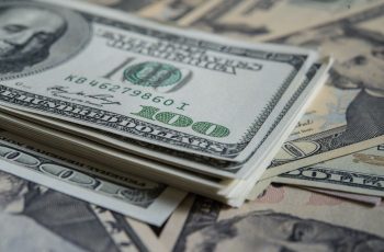 Dólar recua 0,07% e encerra a R$ 5,0793 7 Dólar recua com alívio nas tensões entre Irã e EUA
