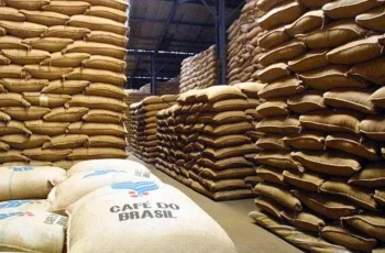 Café arábica fecha em alta de 4.830 pontos a 363,95 cents por libra-peso na Bolsa de Nova Iorque 4 Preço do café dispara nas bolsas internacionais