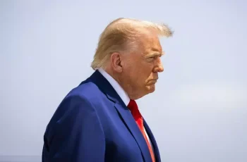 Trump diz estar perto de autorizar 'ataque massivo' ao Irã
