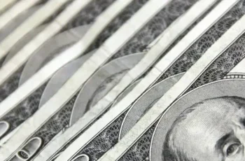 Dólar recua 0,03% e fecha a R$ 5,207 nesta quinta-feira 4 Dólar fecha estável e Bolsa avança