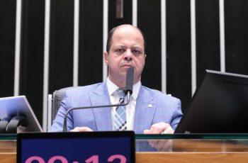 Projeto de Lei 3379/026 propõe revisão de benefícios da Previdência Social sem pagamentos retroativos 1 deputado ribamar silva discursa no plenário
