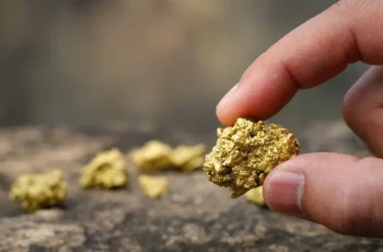 Ouro avança 0,15% e fecha a US$ 4.077,00 por onça-troy 3 Ouro sobe com Oriente Médio e decisão do Fed