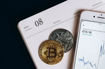 Bitcoin volta a ser negociado acima dos US$ 64 mil em agosto de 2026 1 Analistas selecionam criptomoedas promissoras para agosto