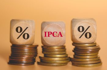 Ibovespa encerra o dia sem variação significativa, aguardando novos indicadores econômicos. 7 IPCA registra alta de 0,16% em junho, abaixo da expectativa de mercado