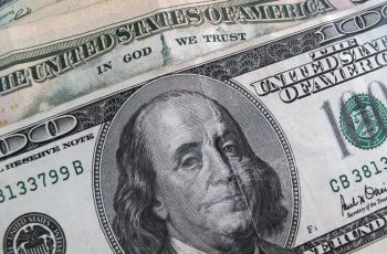 Dólar sobe 0,22% e encerra a R$ 5,189 nesta quinta-feira (13) 5 Acompanhe a cotação do dólar e a Bolsa nesta quinta (13) - 13/08/2026 - Economia
