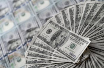 Dólar fecha em alta de 0,31%, a R$ 5,1937 na venda 12 Dólar fecha em alta no Brasil com ambiente externo negativo