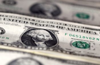 Dólar recua 0,18% e encerra o pregão a R$ 5,0980 9 Dólar apresenta queda e influências do mercado global são analisadas