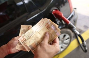 Petróleo Brent recua 3,61%, fechando a US$ 87,27 por barril 2 Imposto de Exportação foi uma alternativa criada pelo governo federal ainda em março para compensar os subsídios aos combustíveis - (crédito: Marcelo Camargo/Agência Brasil)