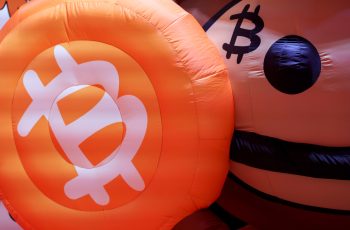 Hackers roubam mais de US$ 100 milhões em Bitcoin de carteiras seguras devido a falha de software da Coinkite 1 'Hackers' acham falha e roubam US$ 110 milhões em Bitcoins de carteiras consideradas invioláveis