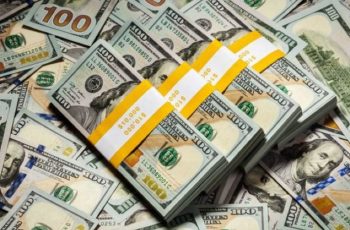 Dólar recua 0,18% e é negociado a R$ 5,2098 na abertura desta segunda-feira 11 Dólar abre em queda, mas mercado segue pressionado por cenário eleitoral e risco fiscal no Brasil