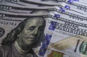 Dólar recua 0,86% e fecha a R$ 5,177 após intervenção do governo dos EUA no mercado de títulos públicos 7 Dólar fecha em baixa a R$ 5,17 após anúncio de recompra nos EUA :: Tribuna do Agreste