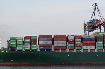 Balança comercial brasileira registra superávit de US$ 7,067 bilhões em julho, segundo Secex 8 Balança comercial: Brasil registra superávit de US$ 7,1 bi em julho