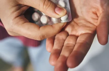 Anvisa suspende lote de medicamento Paramol por suspeita de contaminação por bolor 8 Medicamento à base de paracetamol é suspenso após contaminação por bolor