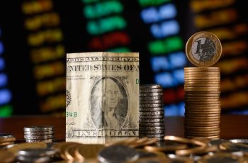 Ibovespa fecha em queda de 0,23%, a 167.100,95 pontos, acumulando oito sessões de baixa consecutivas 5 Ibovespa hoje: ações passam por leilão após resultados do 2T26; Hapvida (HAPV3) chega a cair 17%
