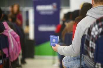 Taxa de desemprego no Paraná atinge 3,1%, o menor nível da história, segundo IBGE 3 Paraná alcança a menor taxa de desemprego da história, com 3,1%
