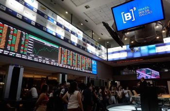 Ibovespa avança 0,58% e fecha a 179.028,35 pontos nesta terça-feira 3 Ibovespa sobe com expectativa de desfecho diplomático no Oriente Médio; Marcopolo desaba quase 8%