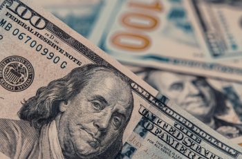 Dólar encerra em alta de 0,52%, a R$ 5,1107, impulsionado por rendimentos dos Treasuries e tensões no Oriente Médio 5 Dólar fecha em alta no Brasil com Oriente Médio no radar