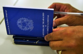 58.568 postos de trabalho com carteira assinada abertos em julho, queda de 57,3% em relação a junho, segundo Caged 4 Brasil cria 58,5 mil postos de trabalho em julho, aponta Caged