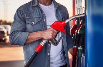 Petróleo Brent encerra em alta de 2,36%, a US$ 93,78 por barril 6 Governo estuda nova prorrogação da subvenção à gasolina por 30 dias - Visão Agro