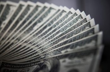 Dólar avança 0,22% e encerra o dia cotado a R$ 5,1518 10 Dólar fecha em alta de 0,22%, a R$ 5,1518, e Bolsa fica praticamente estável